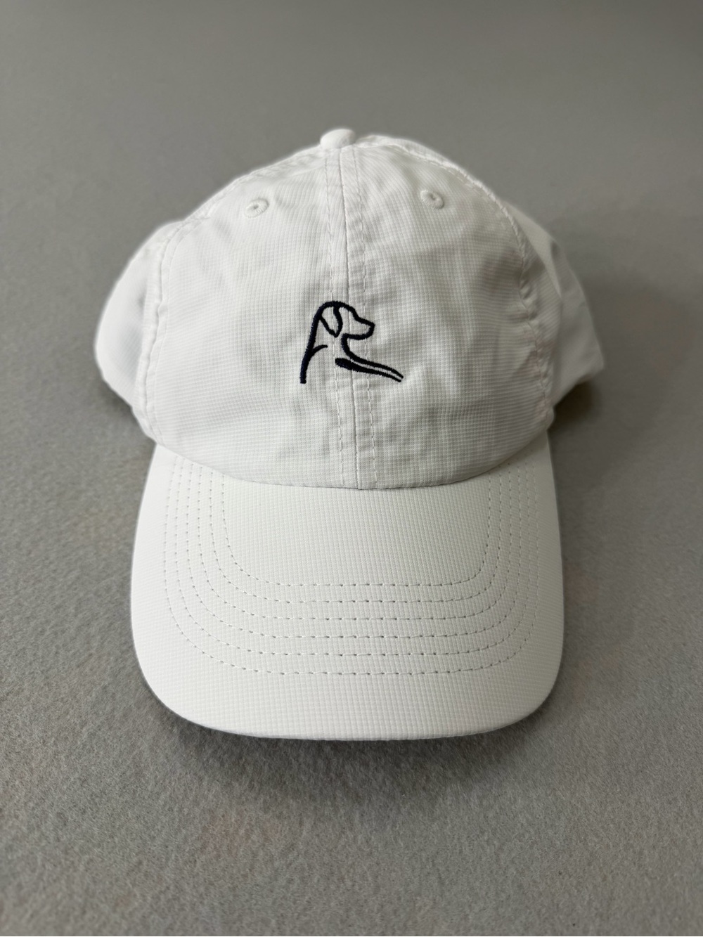 176/802 RHOBACK Performance Hat White Dog Logo Golf Cap U00278 One Size Casual